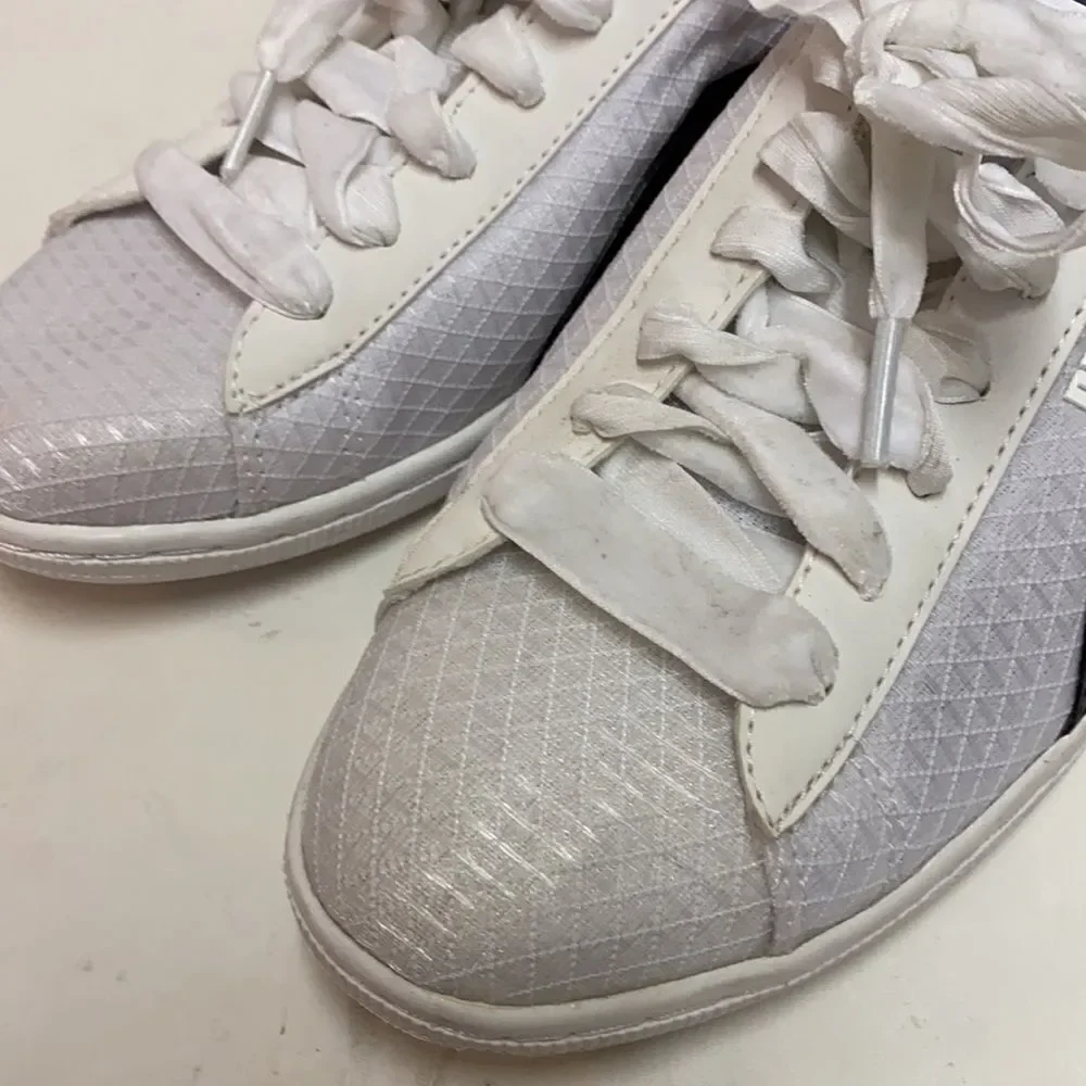 PUMA Women's Vikky Swan Fashion Sneaker Size 9 A20‎